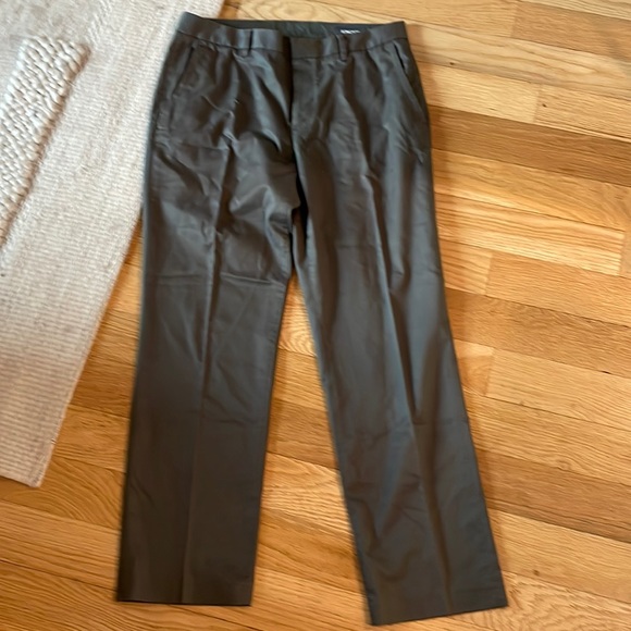 Bonobos Other - Bonobos Straight Fit Stretch Weekday Warrior Dress Pants - 32x30